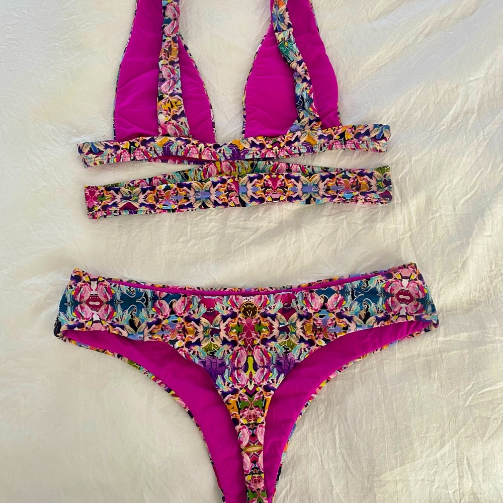 Dérive Two Piece Swimsuit - Picture 2 of 3